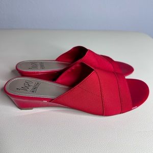 womens sandals size 9 1/2 Red . IMPO . Great Condition.    (L20)